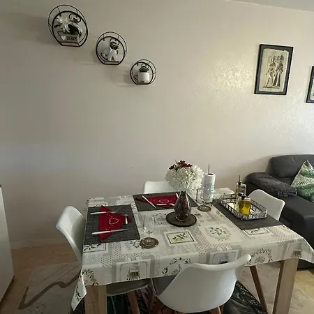 T2 A Et Petit Dejeuner Inclus